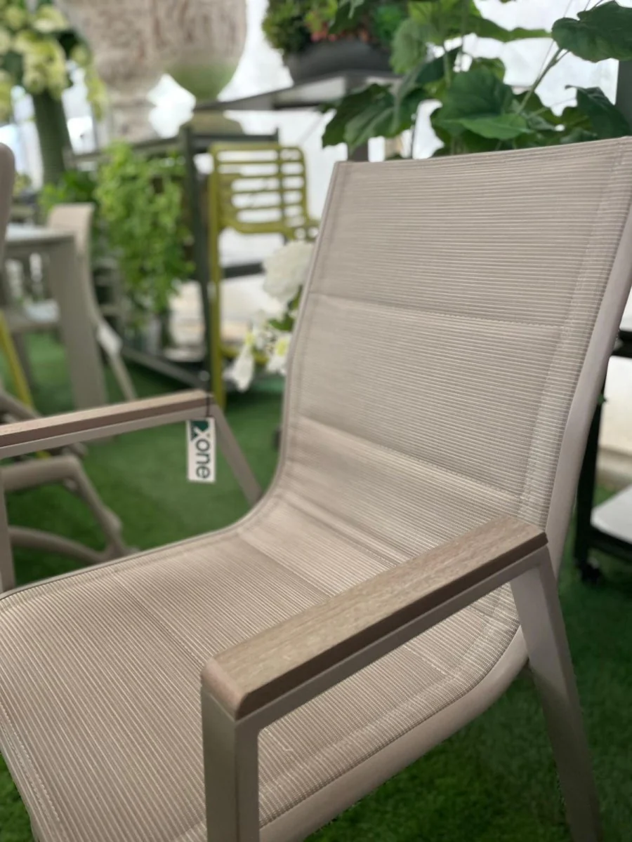 Set da giardino con tavolo e 6 sedie greige natural – Asterix | Xone - Image 17